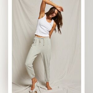 Perfect White Tee Johnny joggers
